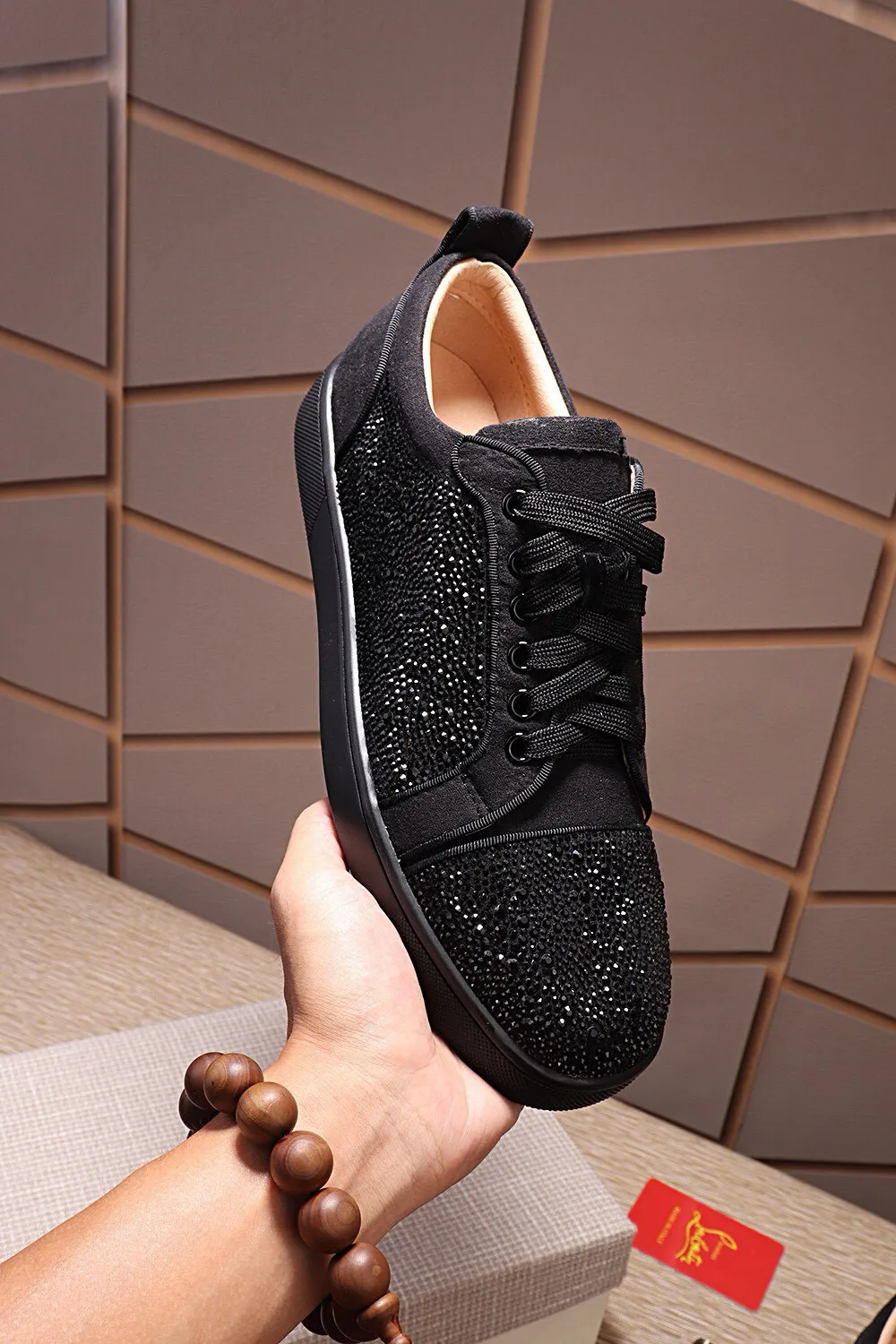 Men's shoes 💰: 460💰christian louboutin (CL red sole shoes) counter hot diamond series, casual sneakers for couples 📢 📢 📢 Exclusive hot style release🎈🎈💪Movable latex feet👻Finished outsole line [Proud]😝Female 35-40# Male 38#-46, global supply😝 [Top version]: Original imported cowhide frosted upper, top original leather lining, original molded TPU outsole, original 1:1 detail processing, original shoe last.